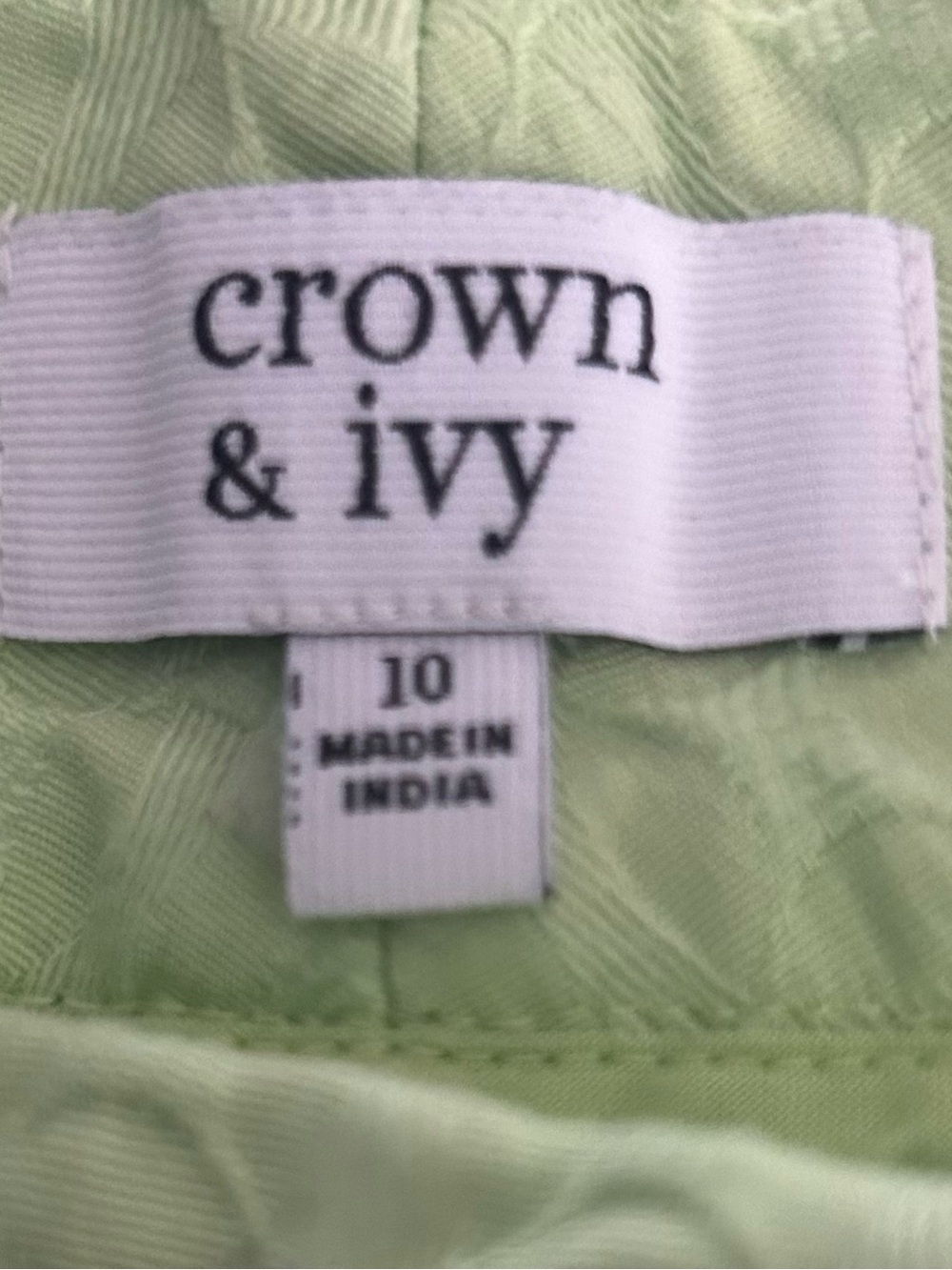 Crown & Ivy lime green scalloped hem shorts - Picture 3 of 4